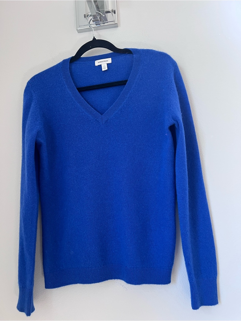Nordstrom Royal Blue V-Neck Cashmere Sweater - Women's